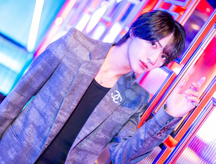 【ATOM-TOKYO-】美波 駿佑 異色の経歴を持つ男が、ホストという職業にどんな“本質”を見出したのか――今、その答えが明かされる。
