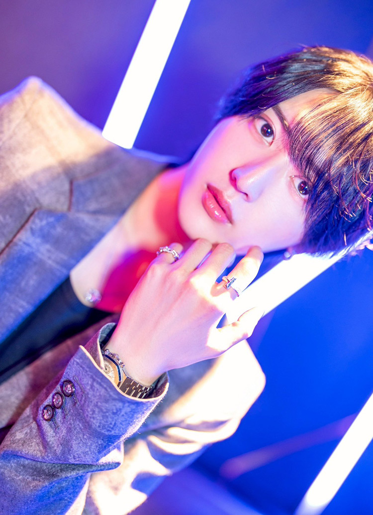 【ATOM-TOKYO-】美波 駿佑 異色の経歴を持つ男が、ホストという職業にどんな“本質”を見出したのか――今、その答えが明かされる。