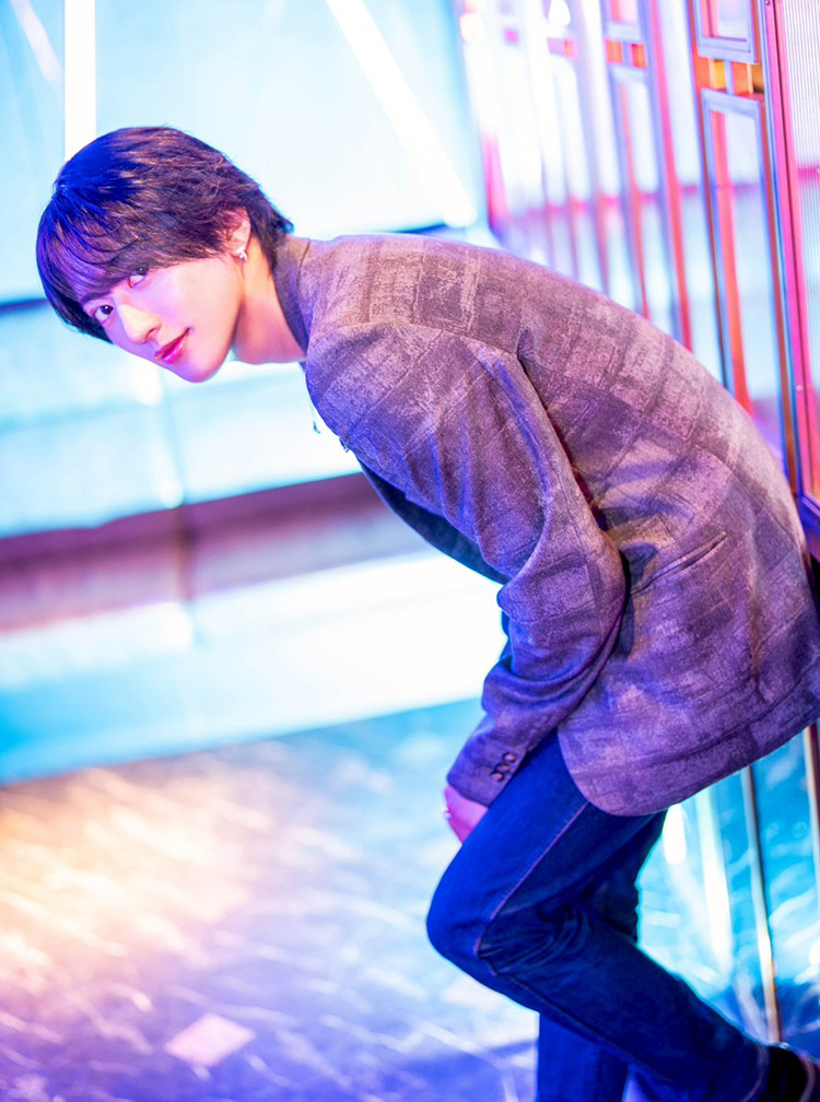 【ATOM-TOKYO-】美波 駿佑 異色の経歴を持つ男が、ホストという職業にどんな“本質”を見出したのか――今、その答えが明かされる。