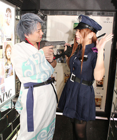 逆に逮捕された女子警察官