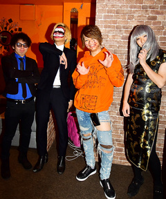 DUELのみなさんから集合ショットをいただきました☆