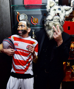 今話題のリーチ マイケル、オオカミとセット!!