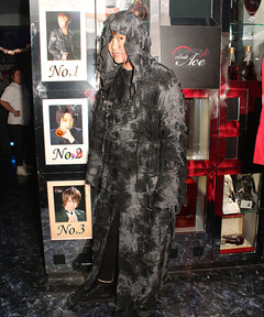 こんなゾンビに睨まれたら怖いですね