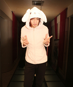 着ぐるみ姿でダブルピース!!