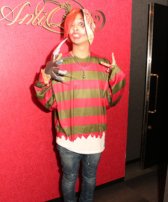 寝てしまうとフレディーが現れますよ!!