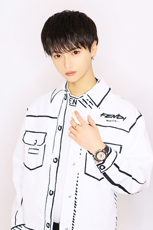 REGINA 綾瀬 詩
