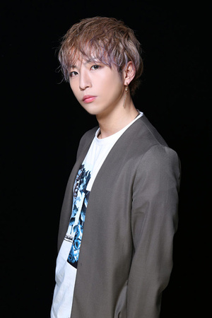 KING 月