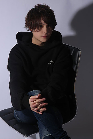 Arvanity 輝月 翼