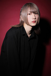 Chloe 英　零一華