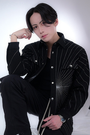 BLACK 遥