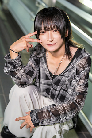 ハチ WHITE 愛媛／松山