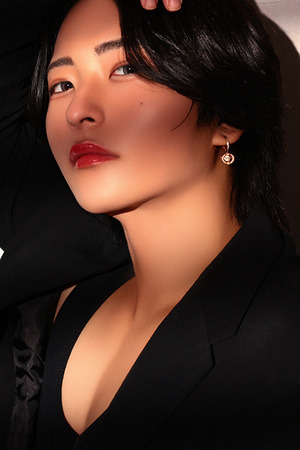 白鳥 瞳 BLUE OSAKA 大阪 ミナミ