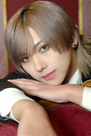 摂津 万里 Lilian 池袋