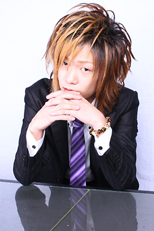 CROWN GROUP 木佐 千徳