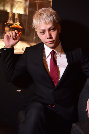 GLOW 上田 賢