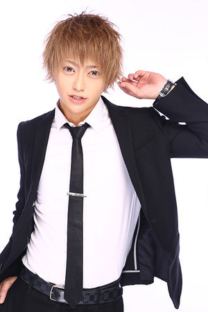 LUNA NAOTO