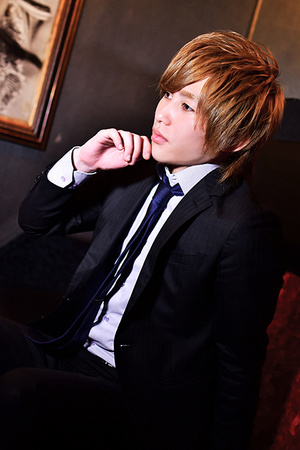 CROWN GROUP チアキ