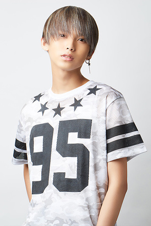 AWAKE Ri∀