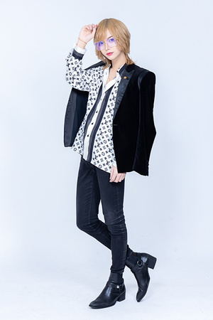 Leo 逆巻 アヤト
