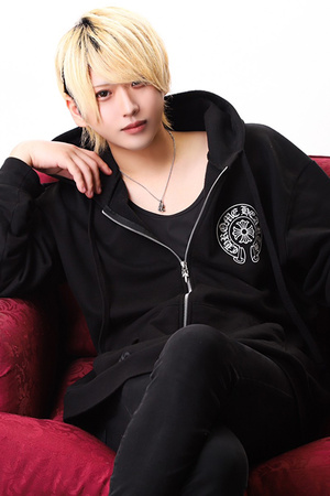 如月 奏琉斗 Atena 神戸