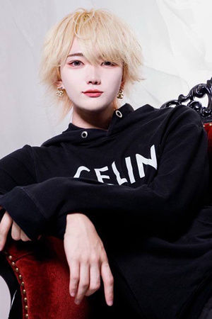 りの BLUE 歌舞伎町