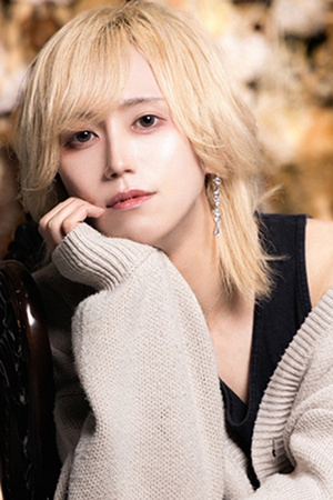 水 SINCE YOUZERO 歌舞伎町