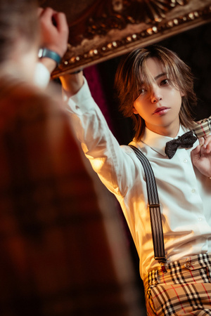 COLORS 時愛 あきと