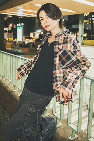 COLORS 時愛 あきと